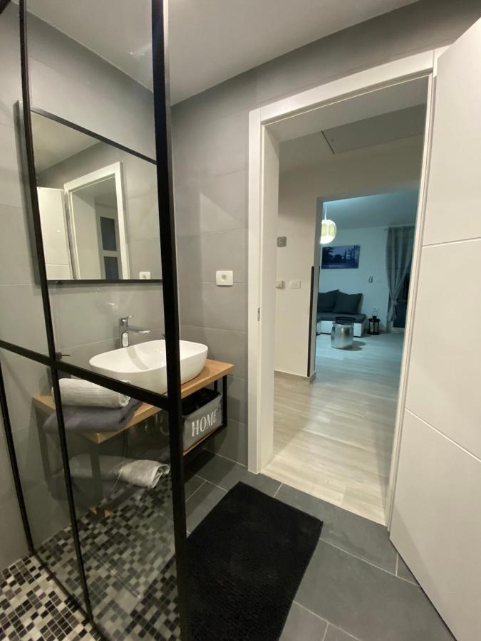 Apartma Mija-dekani Apartment *
